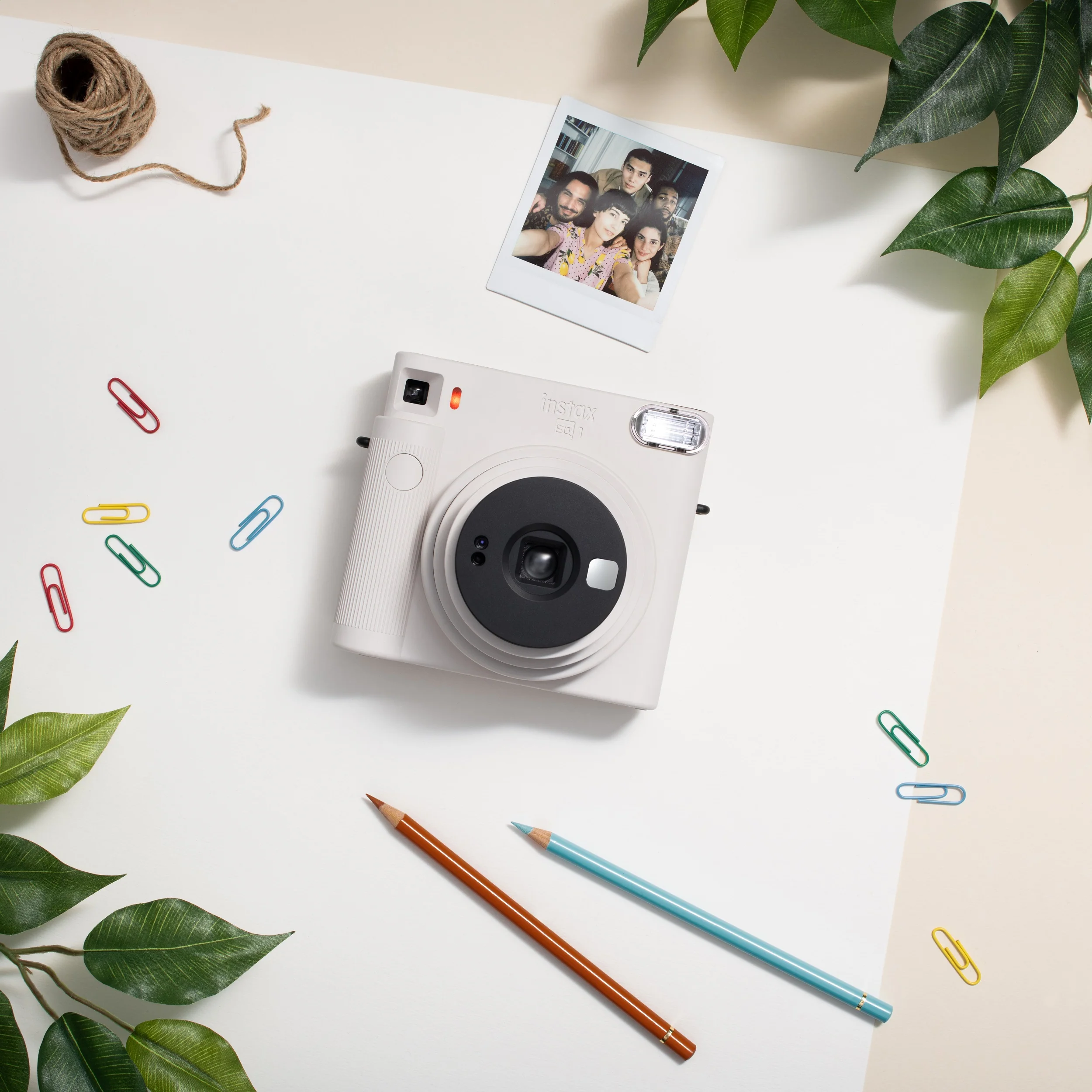 Fujifilm instax SQ1 instant film camera (Chalk White)