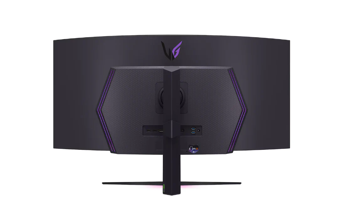 LG (45GS96QB-B) 45” UltraGear™ OLED curved gaming monitor | 800R, DisplayHDR True Black 400, 240Hz, 0.03ms (GtG), USB Type-C™, DepthSound - Image 5